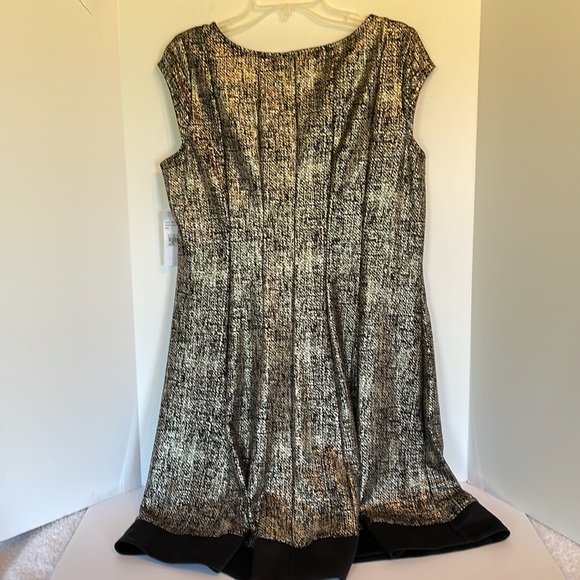 Signature by Bobby Bee Women's Fit and flare Dress NWT - Picture 7 of 9